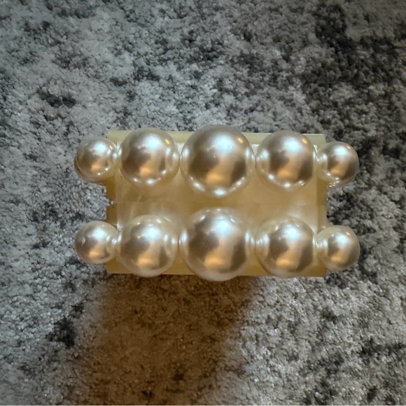 Cult Gaia eos Pearl Clutch - Picture 4 of 9